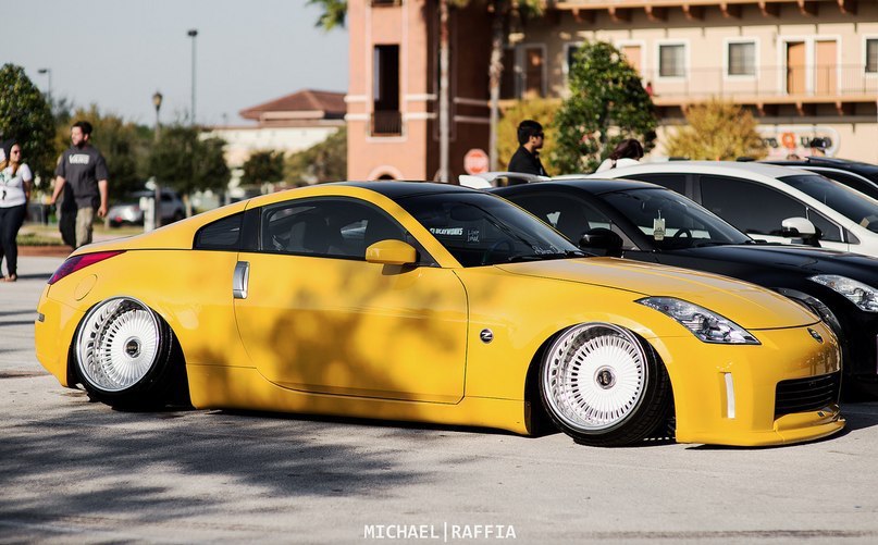 Nissan 350Z.