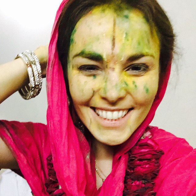 Holi he!    ! #holifestival #incredibleIndia #colorsoflove #jgd #jaishriradhe