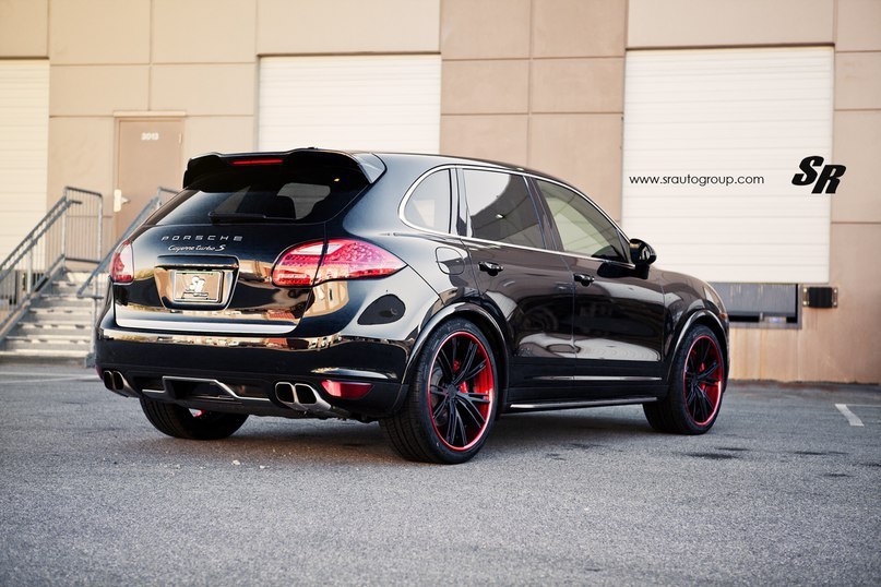 Porsche Cayenne Turbo S. - 8