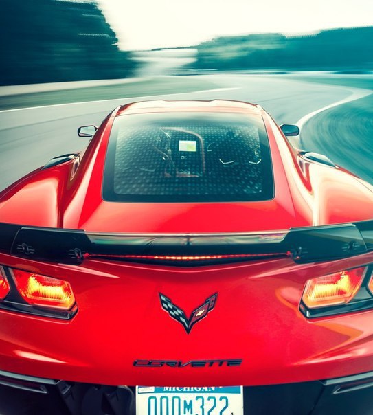 CORVETTE Z06.: 6,2- V8, 650 .., 881 : 0-100 /  2,95 , 320 ... - 8