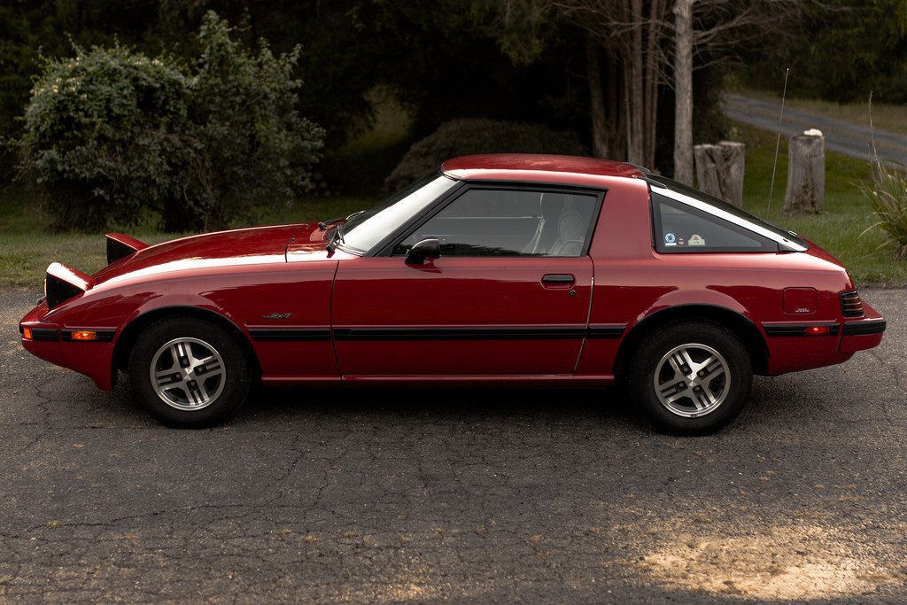 Zet auto. Mazda rx7 1985. Mazda RX 2. Mazda RX-7sa 1985. Мазда RX 7 1985.