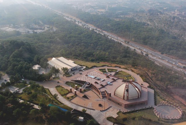  .  (Pakistan Monument Museum)   , ...