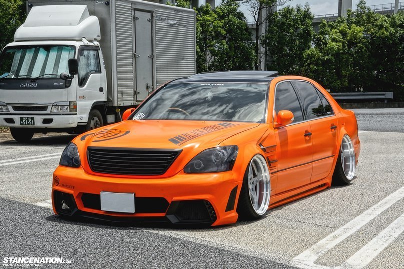 Toyota Celsior.