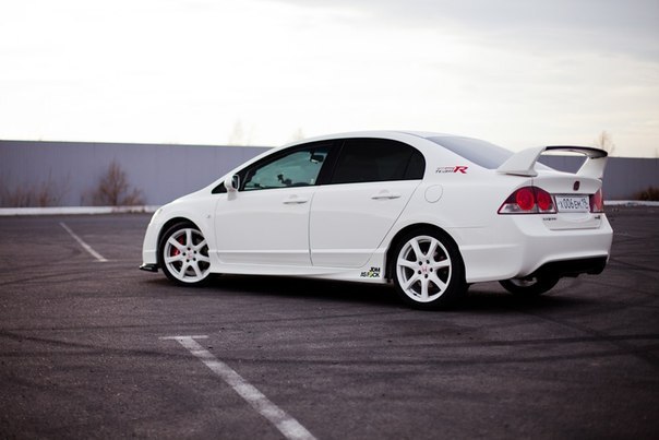 Honda Civic Type R FD2.: 2.0 R4: 222 .. : 215 . : 240 ...
