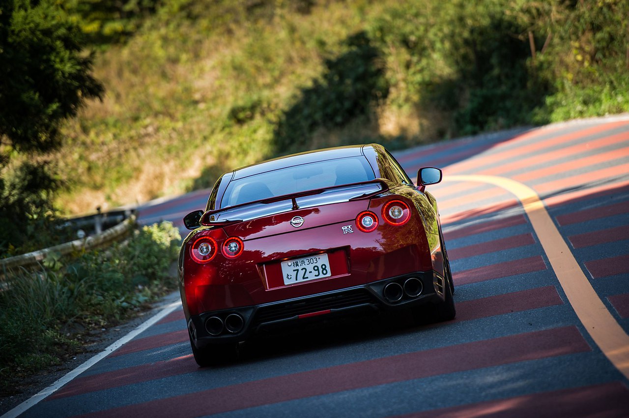 Nissan GT-R - 2