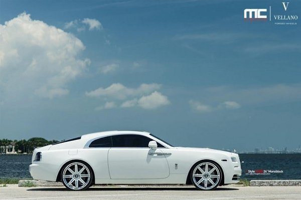 White Rolls-Royce Wraith Looks Stunning on Vellano - 7