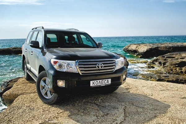 Toyota Land Cruiser 200.4.6 V8Мощность: 309 л.с.Крутящий момент: 439 НмКоробка передач: АКПП 6Макс. ... - 3