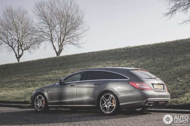 Mercedes-Benz CLS 63 AMG X218 Shooting Brake - 5