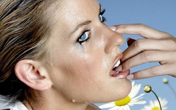 Устала быть сильной, хочу быть слабее… Железные нервы иметь тяжело, ведь слабых по жизни обычно ...