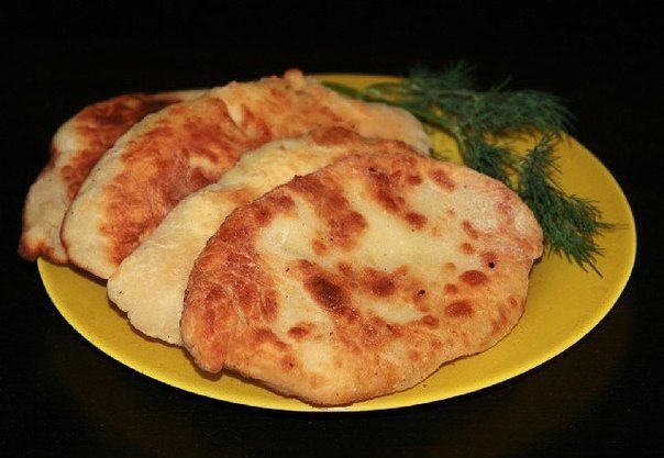 Потрясающе вкусные пирожки-лепешки с картошкой и сыром.Готовим лепешки с картошкой и ...