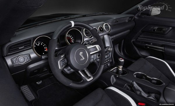 '16 Ford Shelby GT350R.Характеристики:Двигатель: V8.Объем: 5.2 литра.Мощность: 500 л.с.Крутящий ... - 3