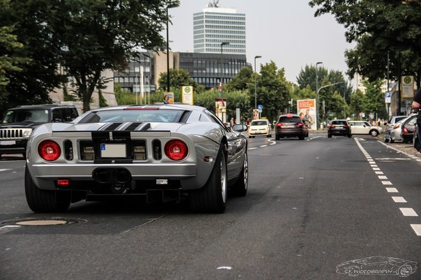 Ford GT - 9