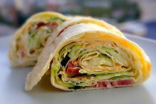 А вот и 20 самых вкусных начинок для рулета из лаваша.1. Упаковка крабовых палочек, пара зубчиков ...