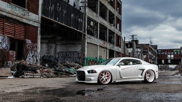 Dodge Charger - 4