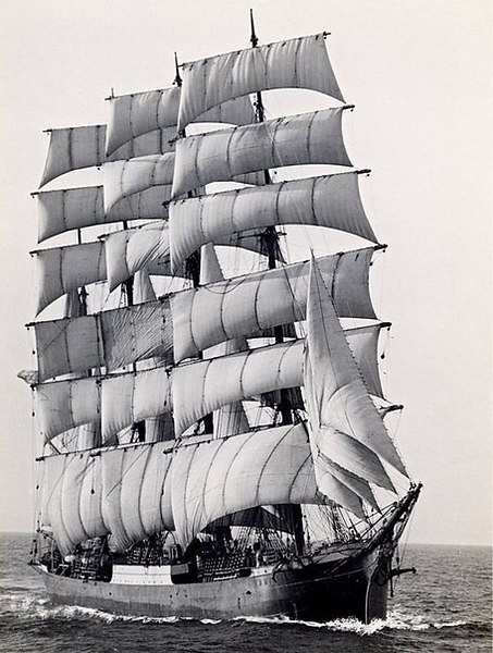 Последнее торговое парусное судно Pamir, 1949.Построен парусник «Памир» был двадцать девятого июля ...