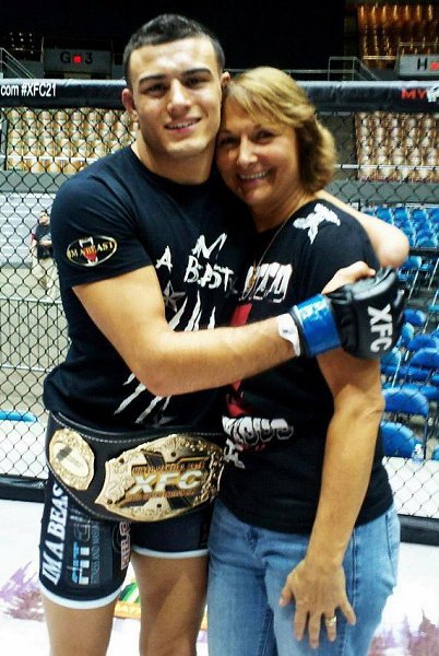Чемпионом MMA стал однорукий боец.Лишенный с рождения левой руки ниже локтя, 27-летний американец ... - 4