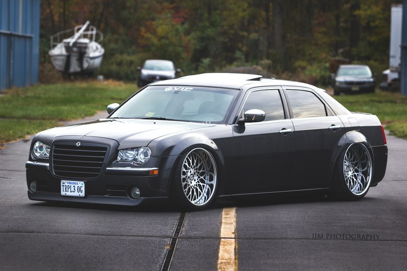 Chrysler 300C.