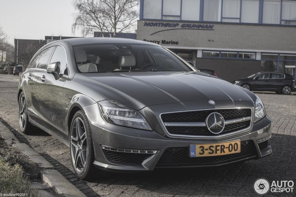 Mercedes-Benz CLS 63 AMG X218 Shooting Brake - 4