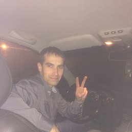 capone, 42, 