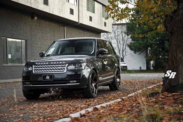 Range Rover Vogue. Wheels: PUR RS12, 2410 | Gloss Chestnut Brown Face, Gloss Black Windows