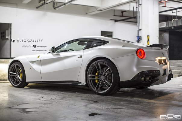 Ferrari F12 Berlinetta - 5