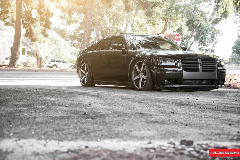 Dodge Magnum SRT8. - 5