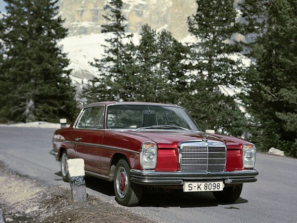 Mercedes-Benz 250 C 2.8 (W114). : 1969-1973: mid-size luxury car / executive car ... - 3