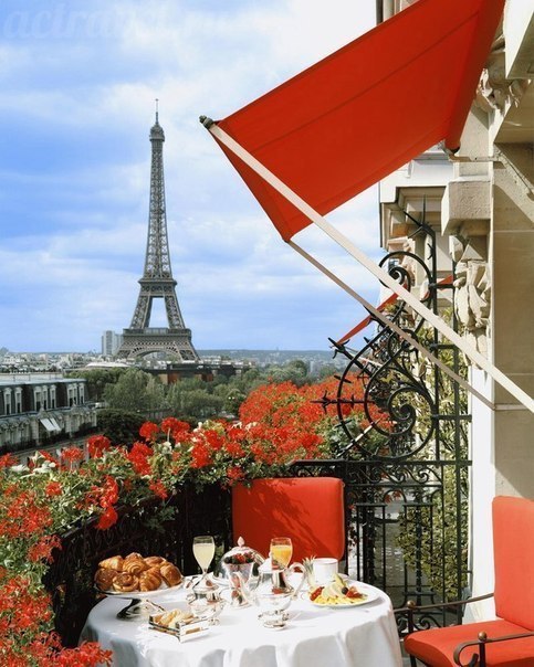     Plaza Athenee, 