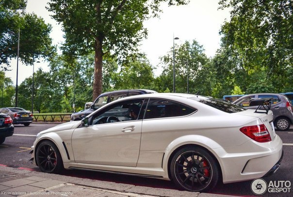 Mercedes-Benz C 63 AMG Coup Black Series - 4