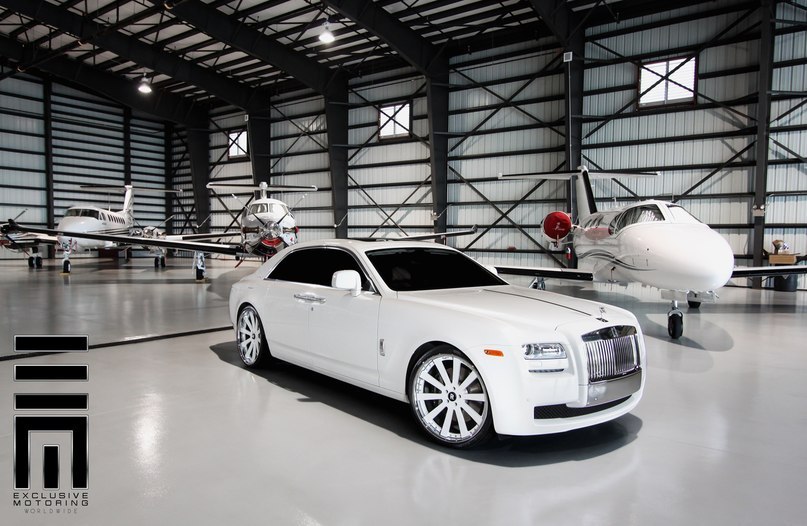 Rolls-Royce Ghost.