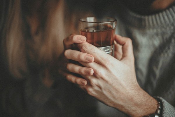 Мама когда-то давно рассказывала мне про такую тишину. Она говорила, что, если у меня с кем-нибудь ...