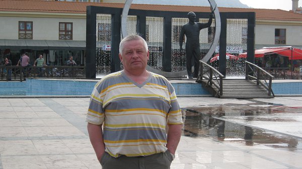 Пощади меня, Бог, не наказывай За безумную смелость мою, Мне в последней любви не отказывай - Я, как ...