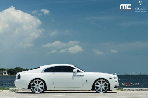 White Rolls-Royce Wraith Looks Stunning on Vellano - 7