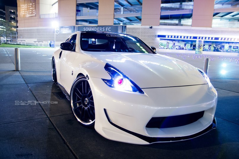 Nissan 370Z.