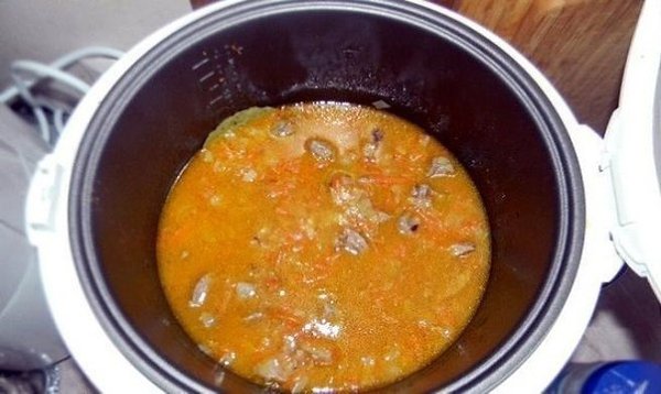 Гуляш из свинины в мультиварке.Нам понадобится:• Свинина – ? кг;• Морковь и лук – по 1 штуке;• Вода ... - 6