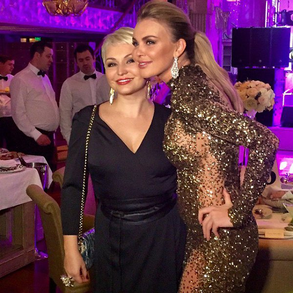 Обворожительная мамочка, именинница @yulia_sarkisova . Юленька , ты прекрасна! Будь всегда любима и ...