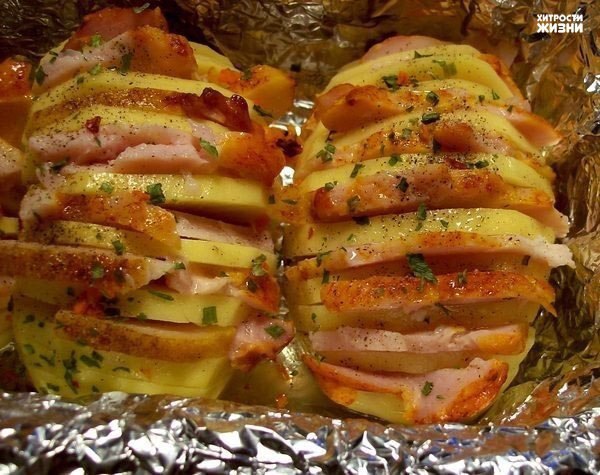 Картошка-гармошка.Очень вкусно, быстро и просто!Попробуйте, не пожалеете!Картофель очистить, ...