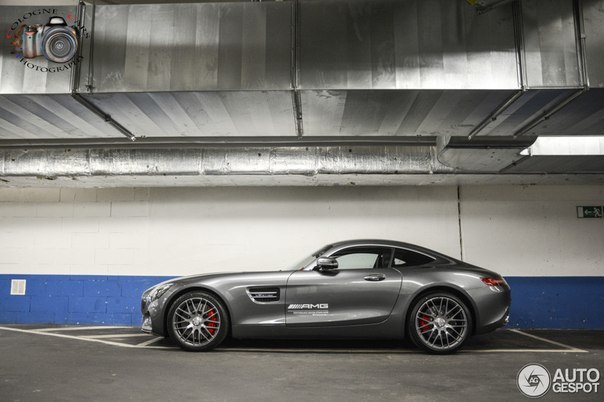 Mercedes-AMG GT S, 2014-..   V8 Bi-Turbo (3982 )  510 ..  6250 ... - 5