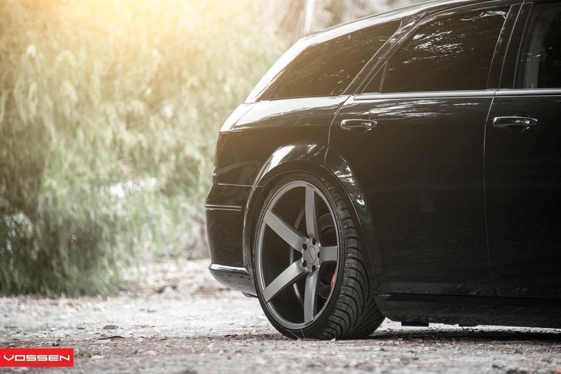 Dodge Magnum SRT8. - 3