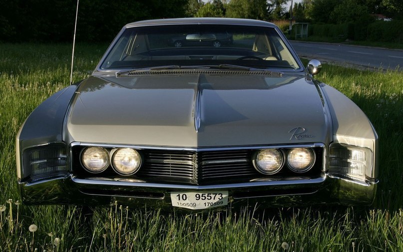 1966 Buick Riviera - 5