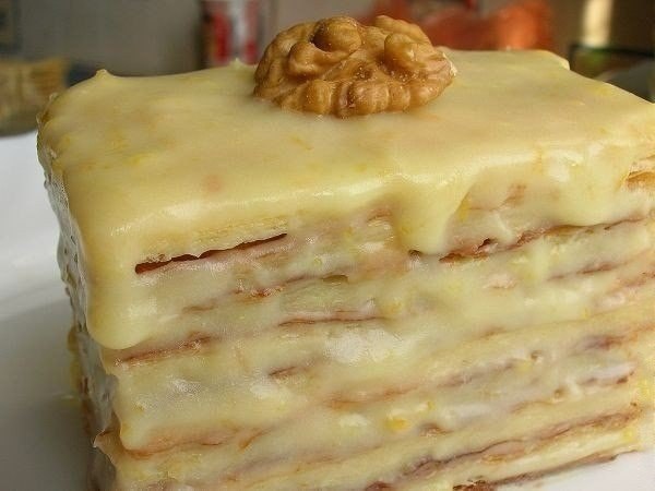 Слоеное пирожное со сгущенкой.Ингредиенты:слоеное дрожжевое тесто – 1 упаковка (у меня 470 ...