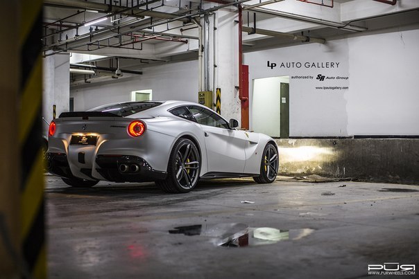 Ferrari F12 Berlinetta - 6