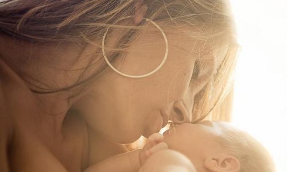 Воспитывая в себе любовь к детям, кобра не становится менее ядовитой. Подписывайся на "Творение ...