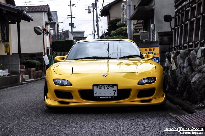 Mazda RX-7.