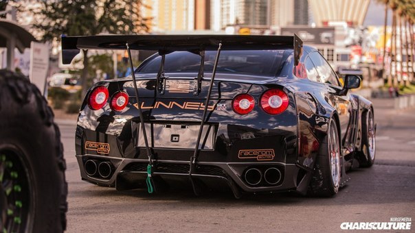 Nissan GT-R R35 - 5