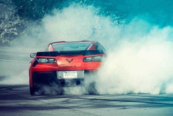 CORVETTE Z06.Двигатель: 6,2-литровый V8, 650 л.с., 881 НмДинамика: 0-100 км/ч за 2,95 с, 320 ...