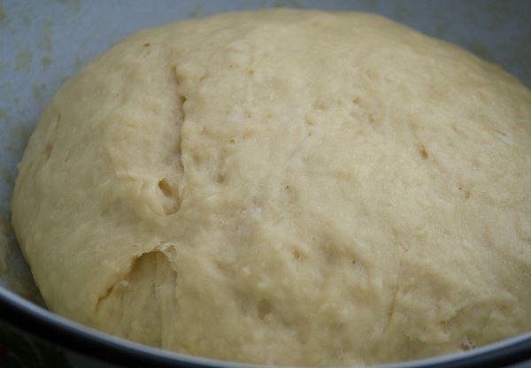 Уральские шаньги.Ингредиенты:Молоко - 300 млДрожжи свежие - 25 гСахар-песок - 105 гМука пшеничная - ... - 5