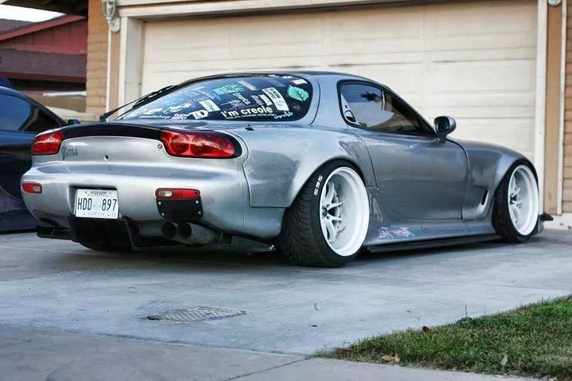 Mazda RX-7.