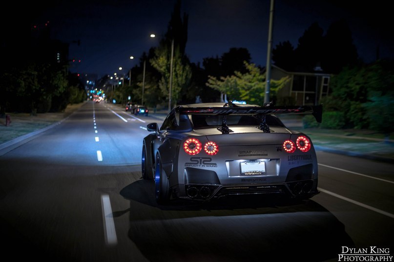 Nissan GTR by Liberty Walk - 3