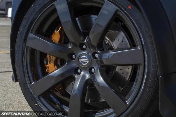 Nissan Juke-R.3.8 V6��������: 485 �.�.�������� ������: 588 ��������: ����������. ��������: 270 ... - 6